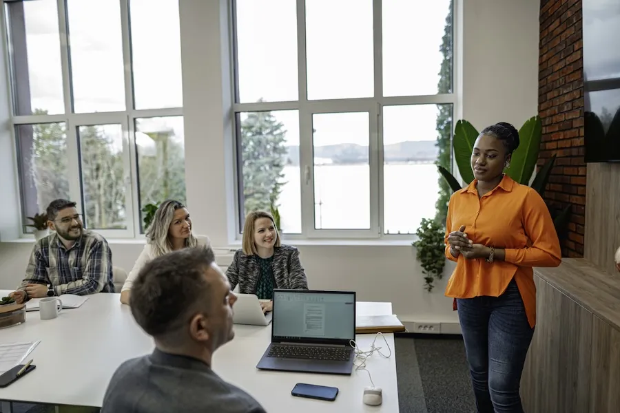 Leader doing a better onboarding session